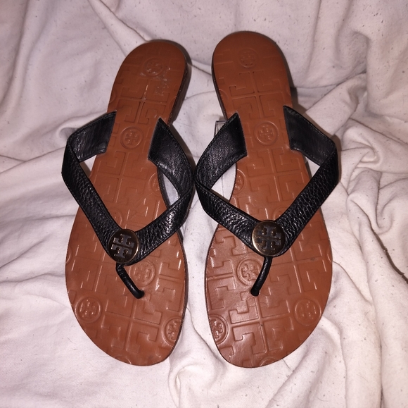 Tory Burch Shoes - Tory Burch Thora Black thong sandals. Sz 6